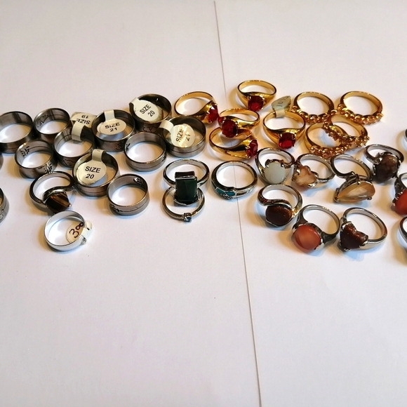 6 Rings Mystery Box, Mix of 18K GP, NWT, SS - Picture 2 of 8